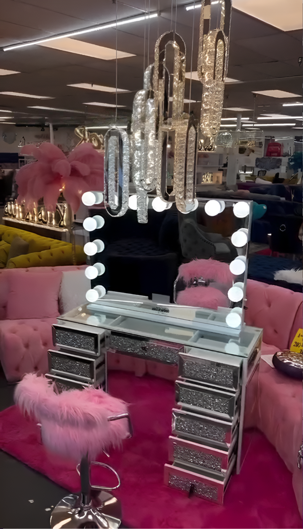 Hollywood Glamour Makyaj Masası  Her Dokunuşta Işıltı!