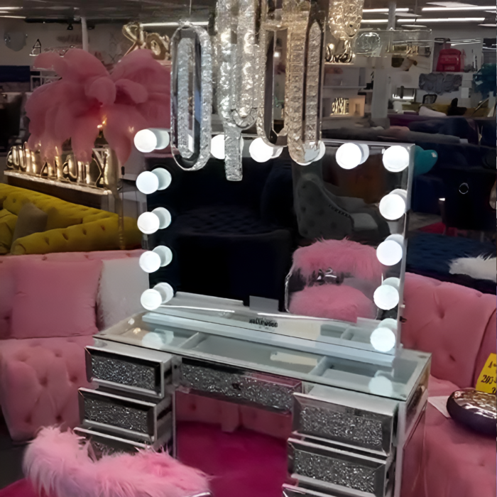 Hollywood Glamour Makyaj Masası  Her Dokunuşta Işıltı!