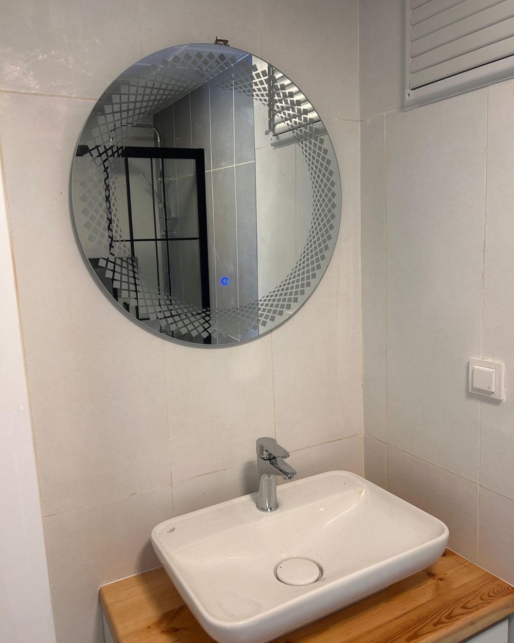 Yuvarlak Desenli Banyo Aynası - Görsel 2