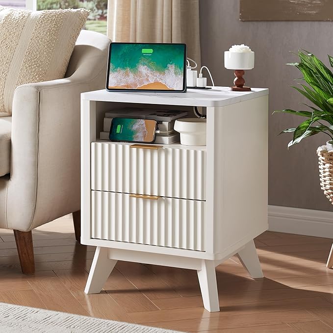 Luxury Flütlü Komodin: Şarj İstasyonlu ve Yapay Mermer Üstlü Modern Yan Sehpa